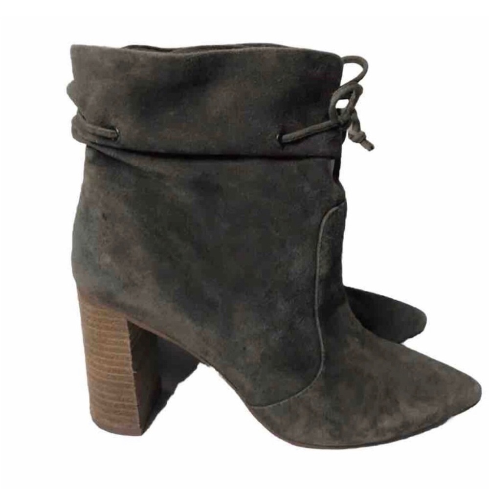 Tahari Konner suede olive booties. Size 7.